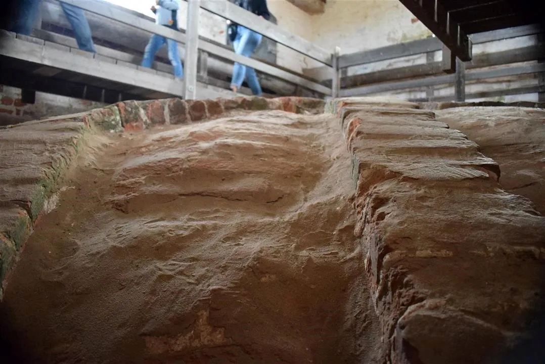 G22 den tilsandede kirke   the sand covered church skagen sat 22 jul (7)